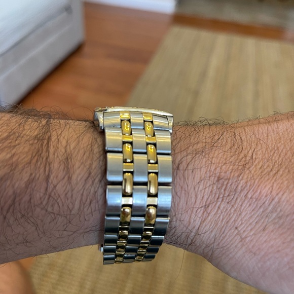 RAYMOND WEIL Tango 5381-STP Yellow Gold Tone Steel Quartz Men's Watch Swiss Made - Picture 4 of 5